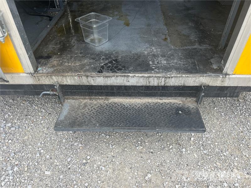  The Fud 16 ft 0 in T/A Food Concession Trailer مقطورات أخرى