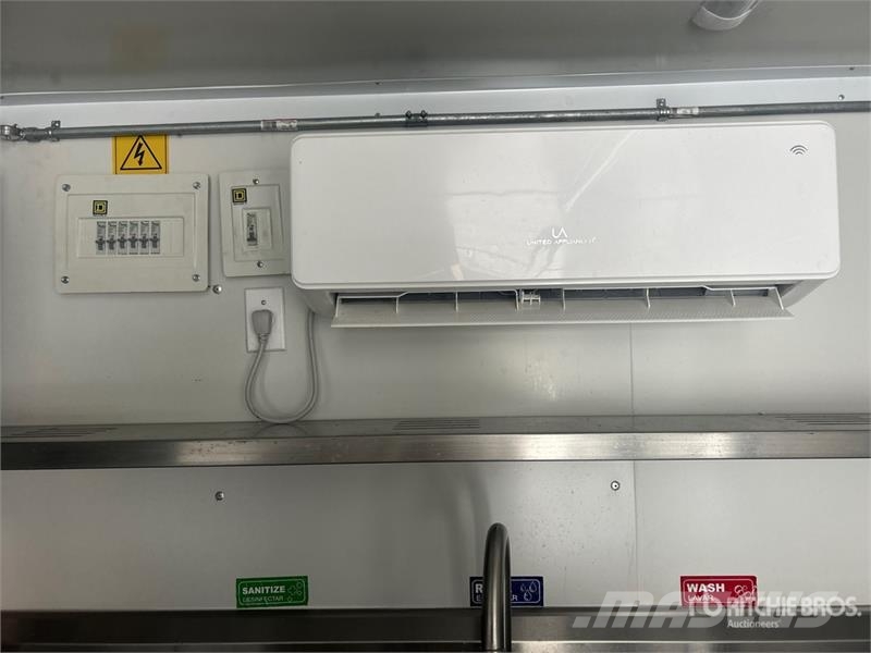 The Fud 16 ft 0 in T/A Food Concession Trailer مقطورات أخرى