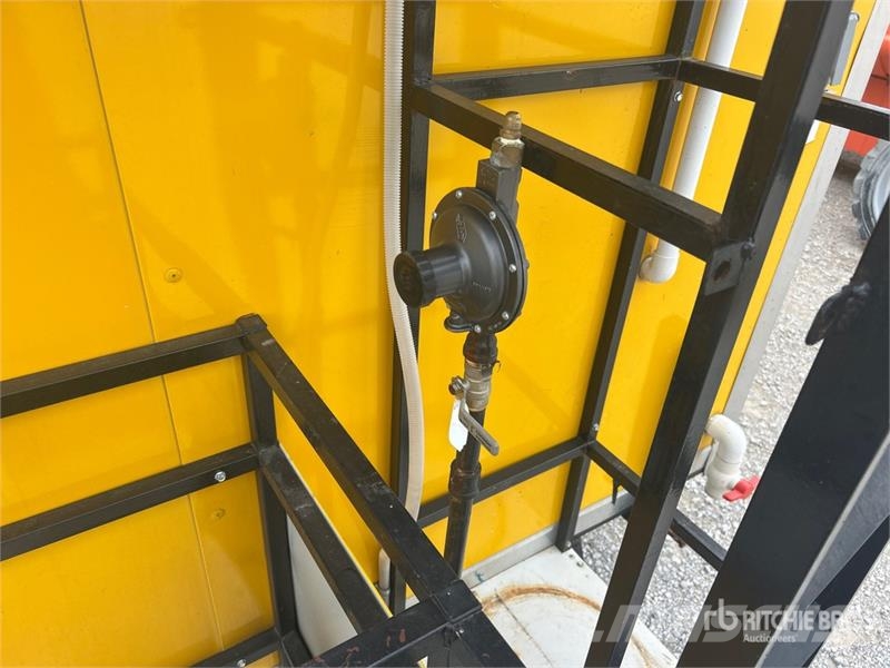  The Fud 16 ft 0 in T/A Food Concession Trailer مقطورات أخرى