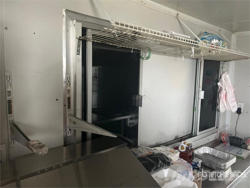 The Fud Trailer 17 ft 10 in T/A Food Concession Tr Citas piekabes