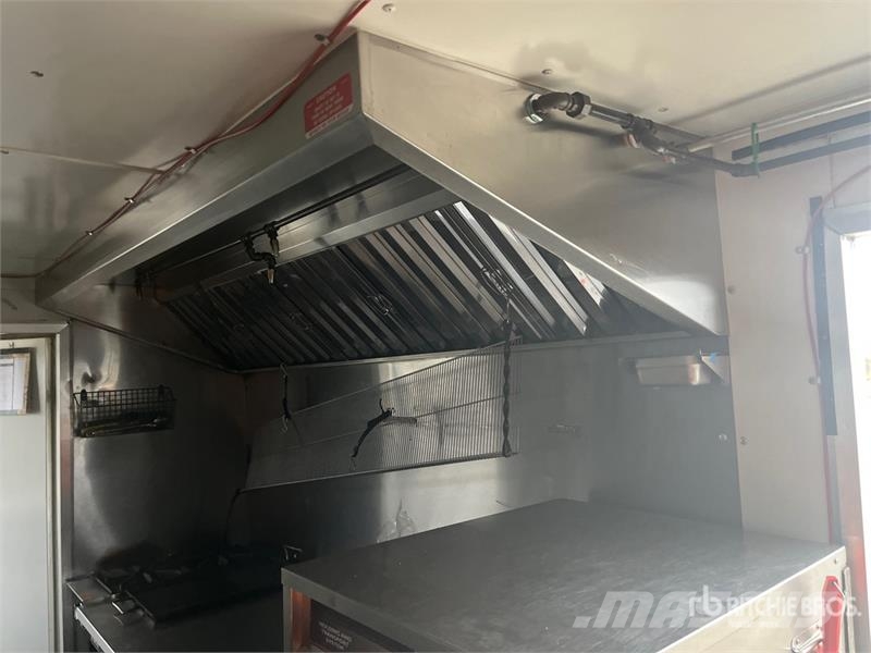 The Fud Trailer 17 ft 10 in T/A Food Concession Tr Citas piekabes
