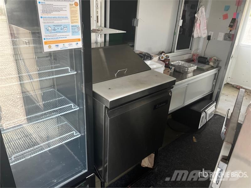 The Fud Trailer 17 ft 10 in T/A Food Concession Tr Citas piekabes