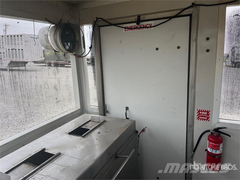 The Fud Trailer 17 ft 10 in T/A Food Concession Tr Citas piekabes