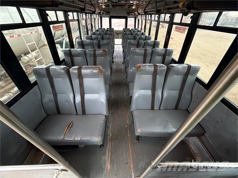 Thomas Saf-T-Liner C2 4x2 28-Seat Transit Bus Minibusse