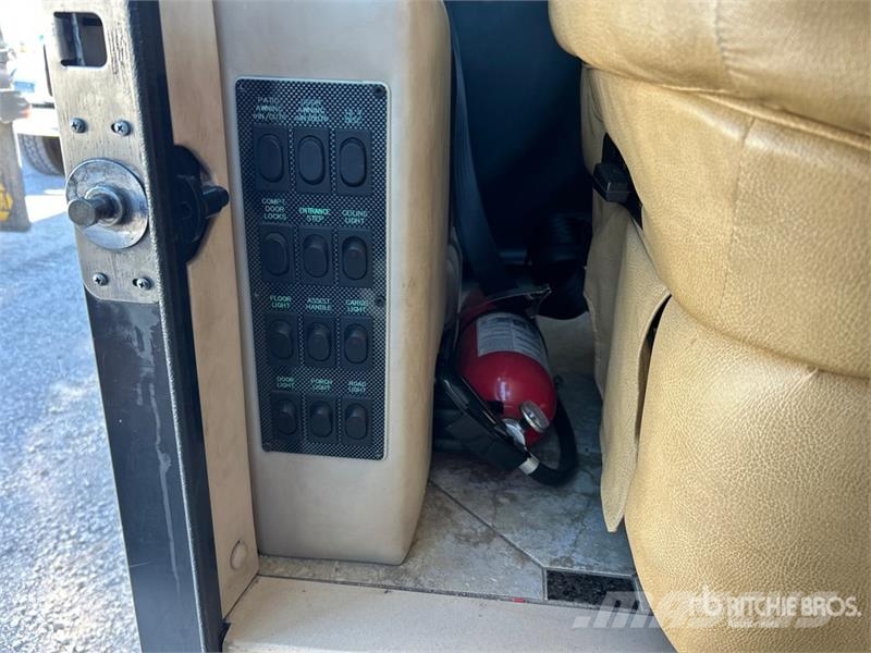 Tiffin Allegro Bus 40 QSP Motor Home 露營車和有篷卡車