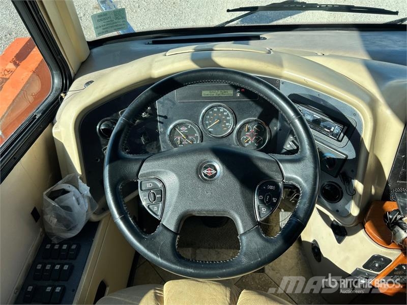 Tiffin Allegro Bus 40 QSP Motor Home 露營車和有篷卡車