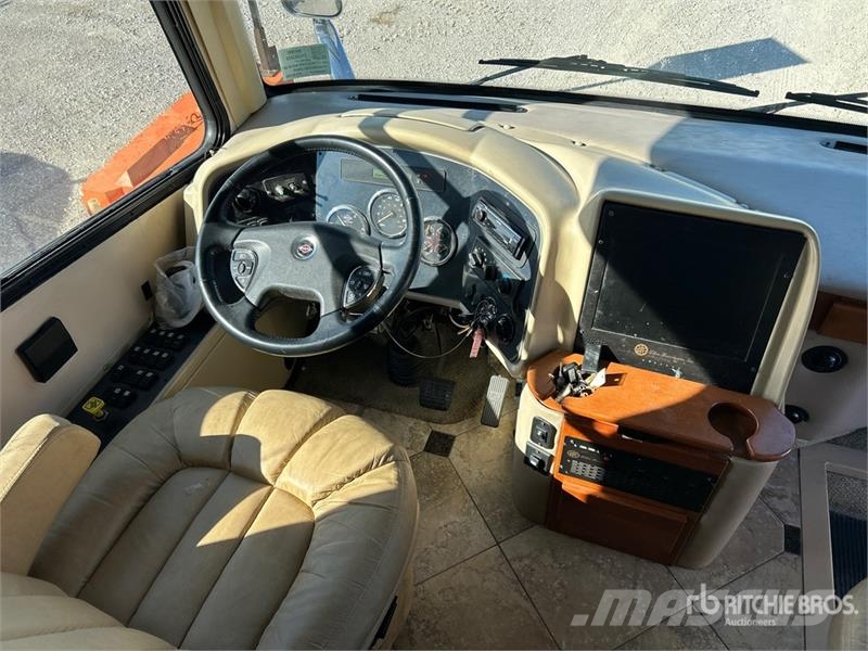 Tiffin Allegro Bus 40 QSP Motor Home 露營車和有篷卡車