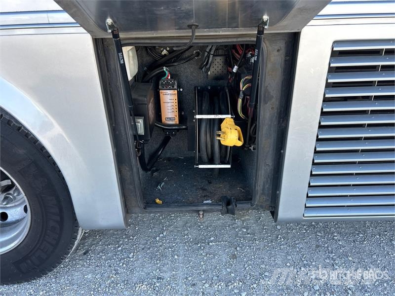 Tiffin Allegro Bus 40 QSP Motor Home 露營車和有篷卡車