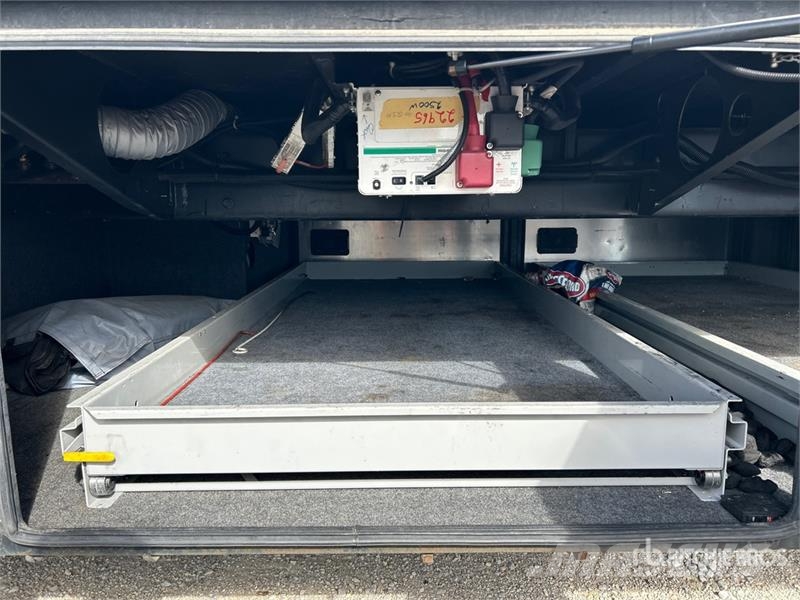 Tiffin Allegro Bus 40 QSP Motor Home 露營車和有篷卡車