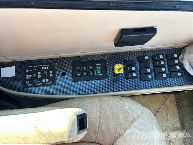 Tiffin Allegro Bus 40 QSP Motor Home 露營車和有篷卡車