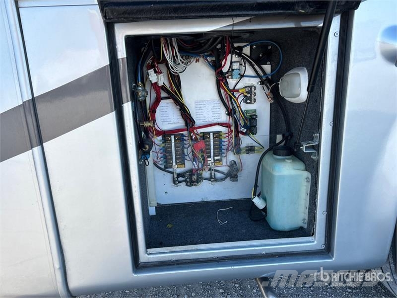 Tiffin Allegro Bus 40 QSP Motor Home 露營車和有篷卡車