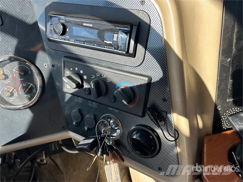 Tiffin Allegro Bus 40 QSP Motor Home 露營車和有篷卡車