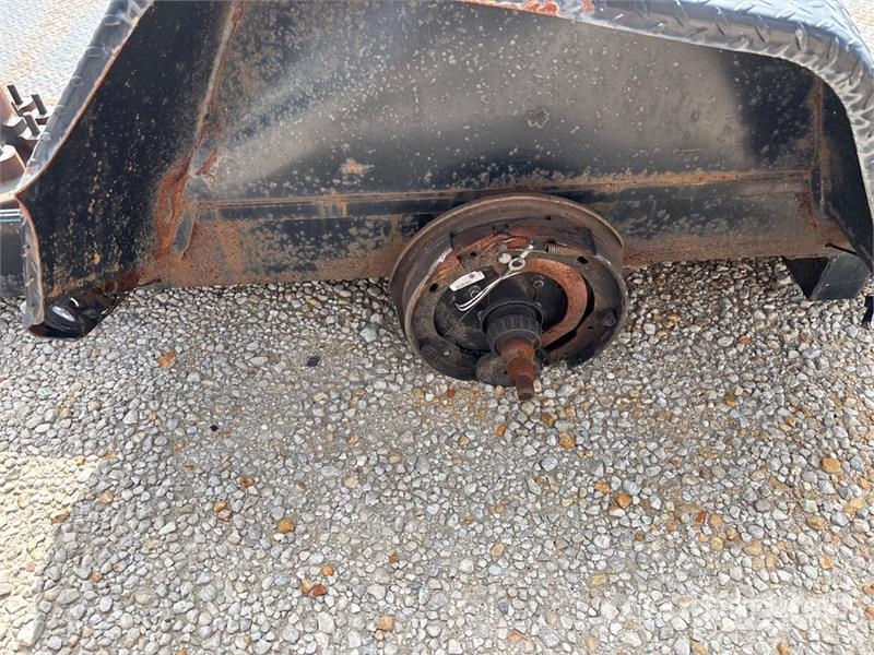Top Hat 12 ft S/A Utility Trailer (Inoperable) مقطورات أخرى