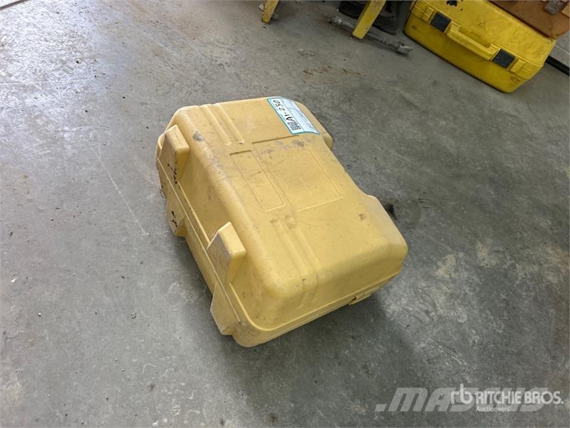 Topcon Taurus 2LS Laser Level الأدوات ومعدات الأتمتة والقياس