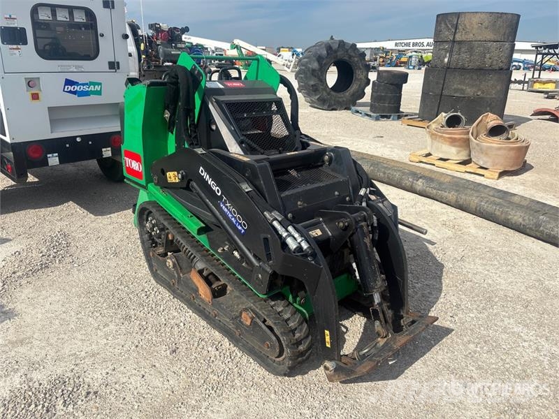 Toro 22327G Mini DINGO TX-1000 Compact Track Loader Smykem řízené nakladače