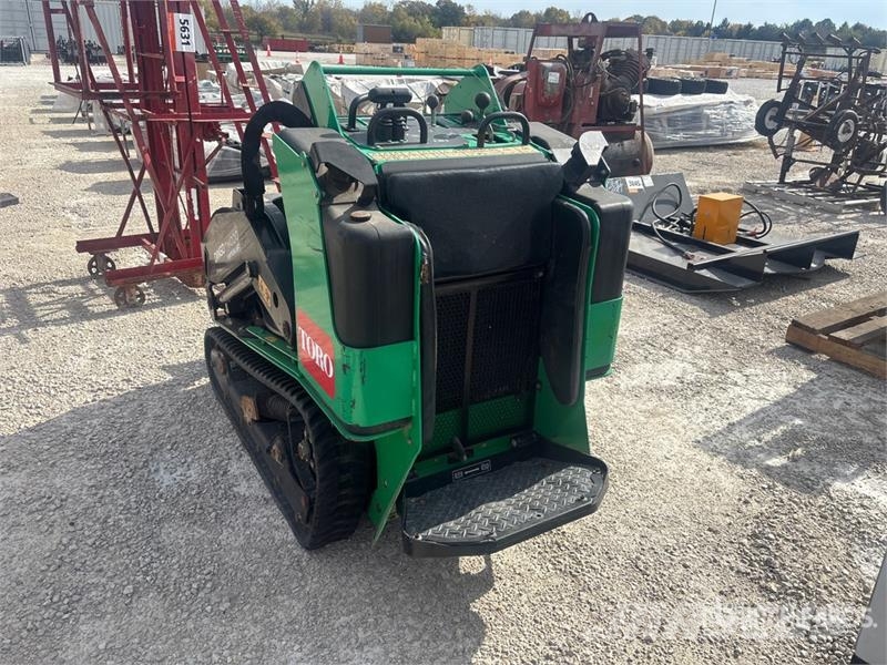 Toro 22327G Mini DINGO TX-1000 Compact Track Loader Smykem řízené nakladače