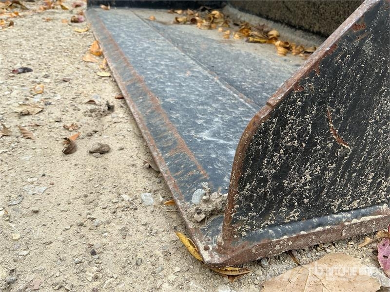 Toro 42 in Mini Skid Steer Bucket - Fits Toro TX1000 Godet