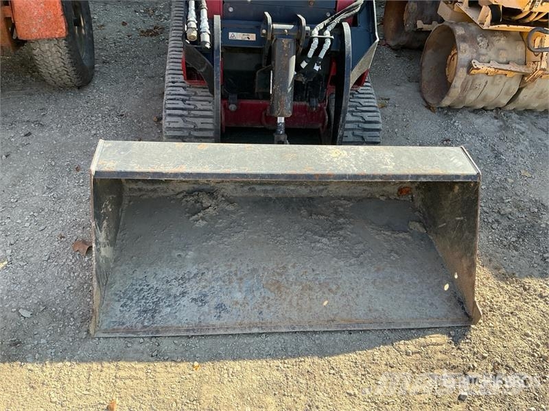 Toro Dingo TX 1000 Mini Compact Track Loader 스키드로더