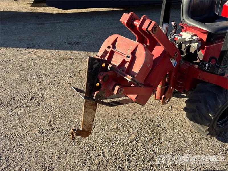 Toro Sneak Peak 360 4x4 Trencher Cable Plow Ostalo za građevinarstvo