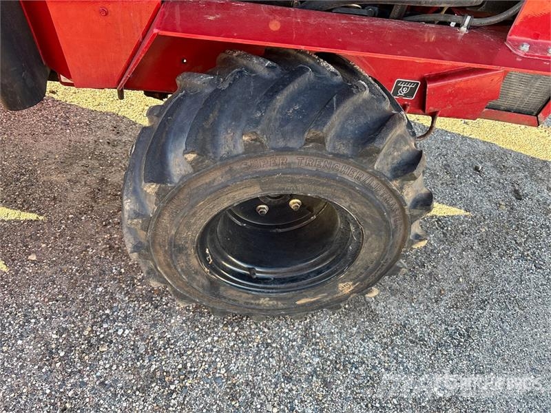 Toro Sneak Peak 360 4x4 Trencher Cable Plow Ostalo za građevinarstvo