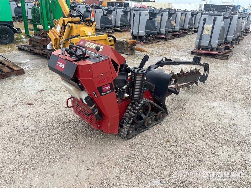 Toro TRX-250 Walk Behind Trencher Sleuvengravers