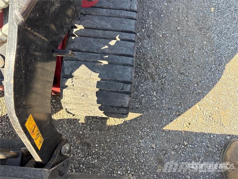 Toro TX525 Mini Compact Track Loader لوادر انزلاقية التوجيه