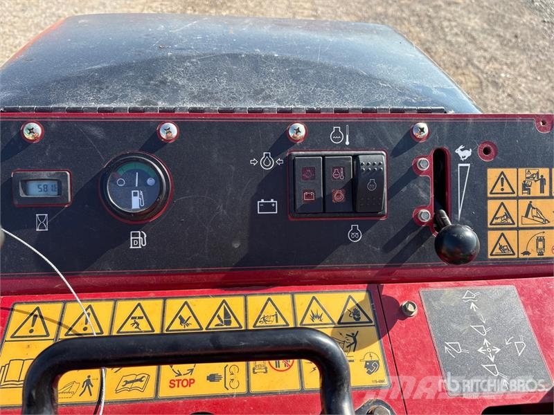 Toro TX525 Mini Compact Track Loader لوادر انزلاقية التوجيه
