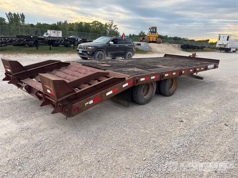 TOWMASTER 24 ft T/A Equipment Trailer Przyczepy do transportu samochodów