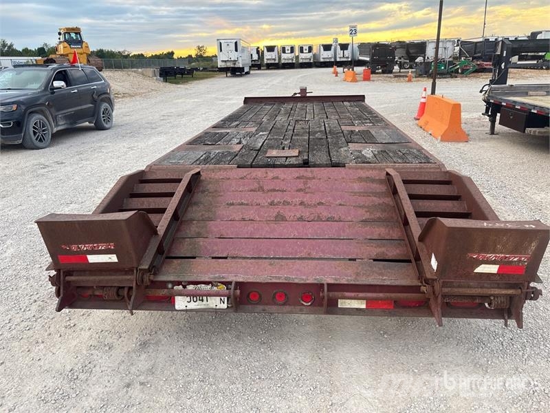 TOWMASTER 24 ft T/A Equipment Trailer Przyczepy do transportu samochodów