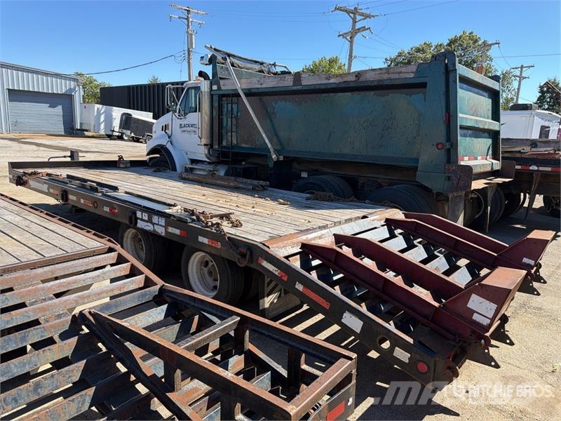 TOWMASTER DDT 24 ft T/A Equipment Trailer Autonkuljetusperävaunut