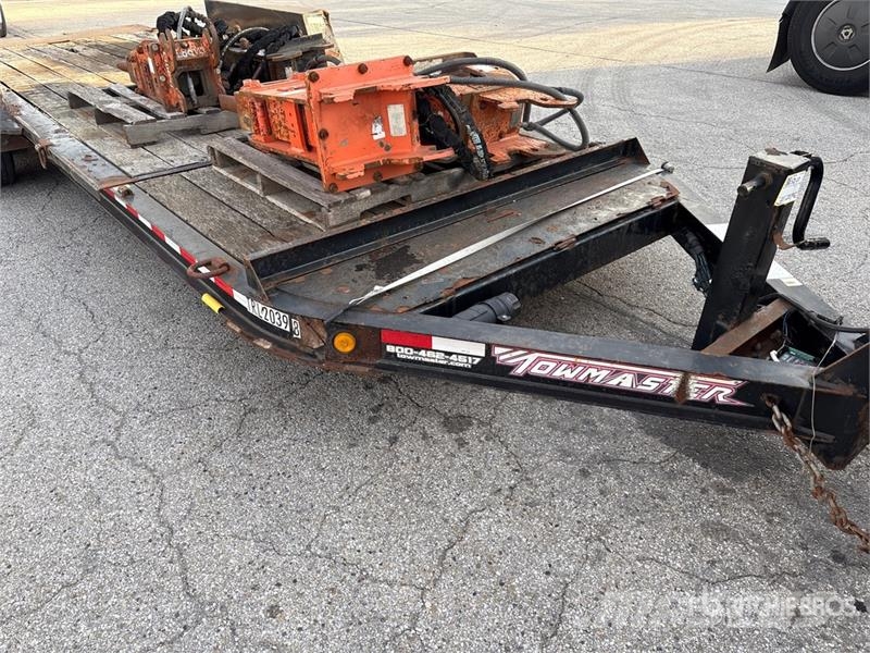 TOWMASTER T-12DT 27 ft T/A Tilt Deck Trailer Zemie treileri