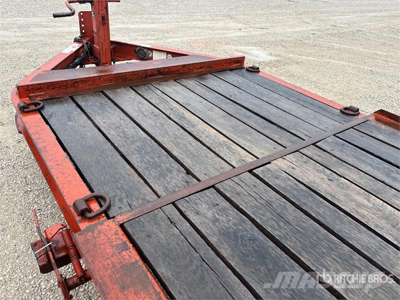 TOWMASTER T-14T 20 ft T/A Tilt Deck Trailer 低架裝載車