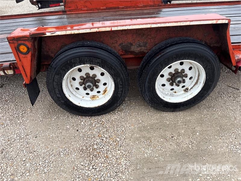 TOWMASTER T-14T 20 ft T/A Tilt Deck Trailer 低架裝載車