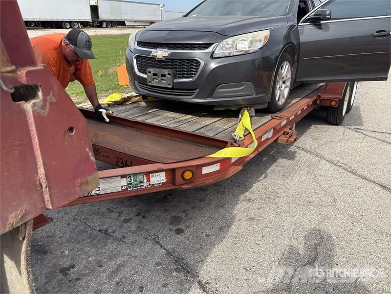TOWMASTER T-14T 20 ft T/A Tilt Deck Trailer Низькорамні причепи