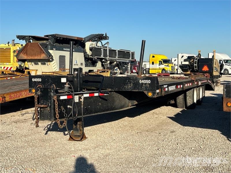 TOWMASTER T-40 31 ft T/A Equipment Trailer Remorque porte engin