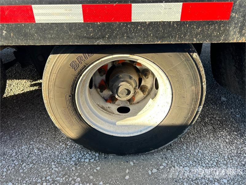 TOWMASTER T-40 31 ft T/A Equipment Trailer Remorque porte engin