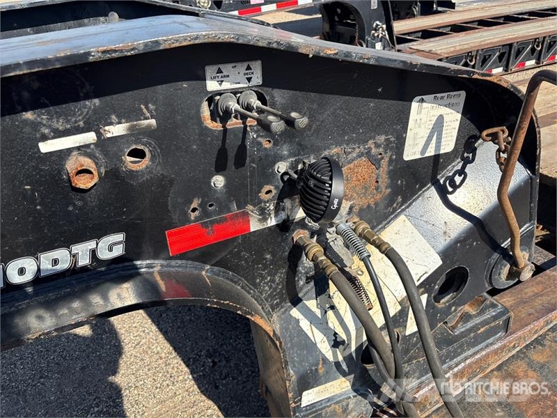 TOWMASTER T110DTG Tri/A Lowboy Trailer Nizki nakladalci