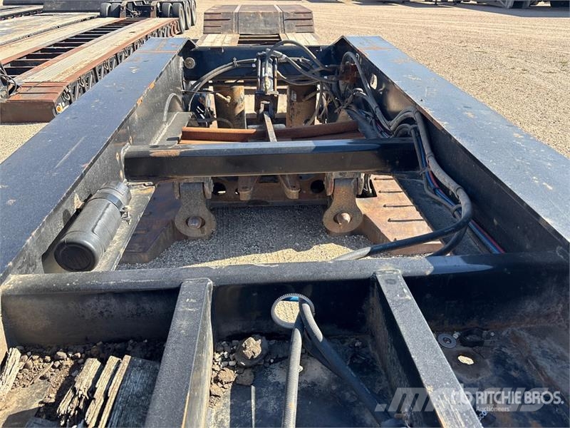 TOWMASTER T110DTG Tri/A Lowboy Trailer Nizki nakladalci