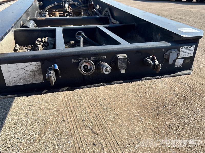 TOWMASTER T110DTG Tri/A Lowboy Trailer Nizki nakladalci