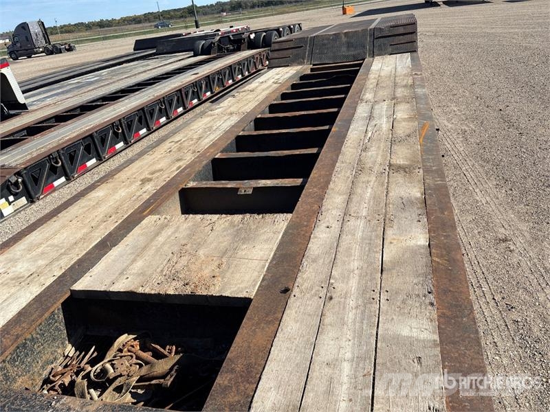 TOWMASTER T110DTG Tri/A Lowboy Trailer Nizki nakladalci