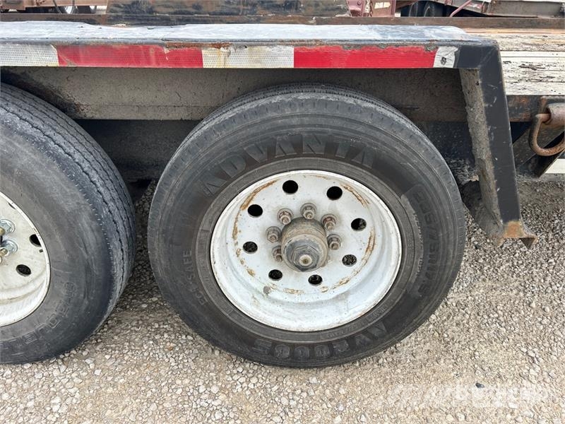 TOWMASTER T18DD 20 ft T/A Equipment Trailer Прицепы-Автовозы
