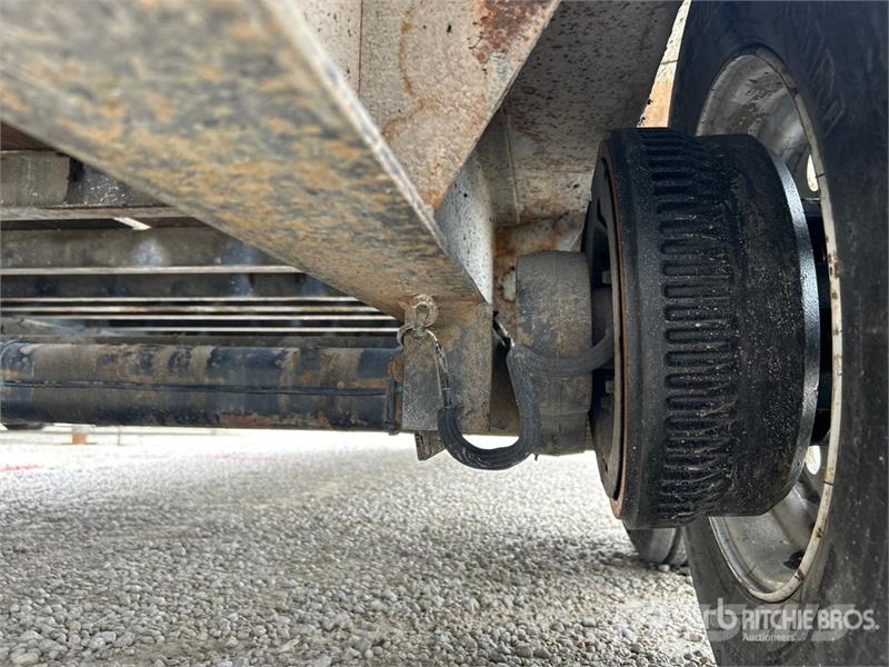 TOWMASTER T18DD 20 ft T/A Equipment Trailer Прицепы-Автовозы