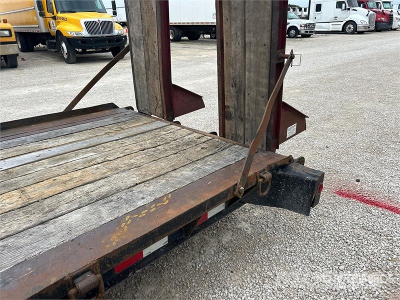 TOWMASTER T18DD 20 ft T/A Equipment Trailer Прицепы-Автовозы
