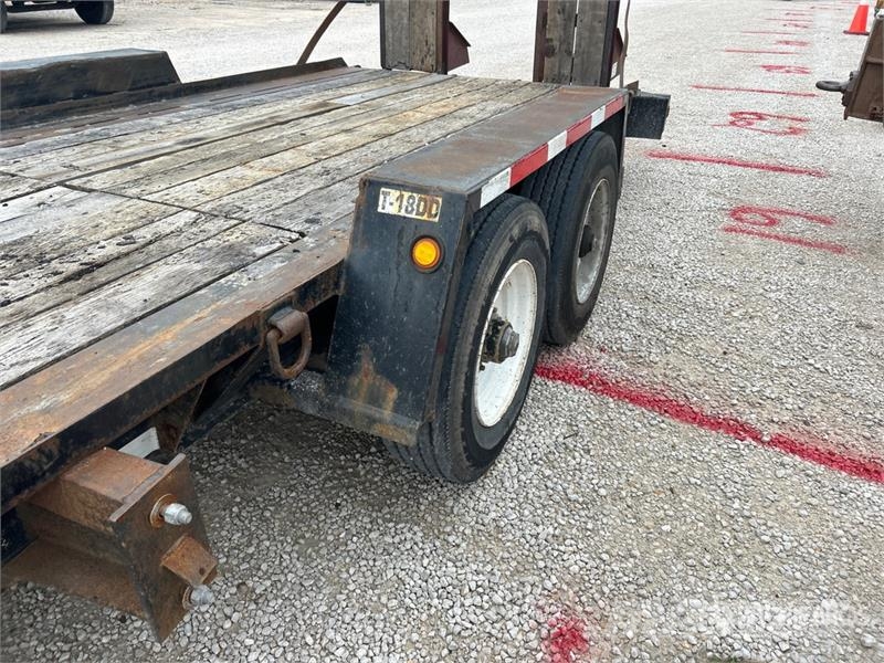 TOWMASTER T18DD 20 ft T/A Equipment Trailer Прицепы-Автовозы