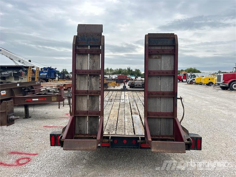 TOWMASTER T18DD 20 ft T/A Equipment Trailer Прицепы-Автовозы
