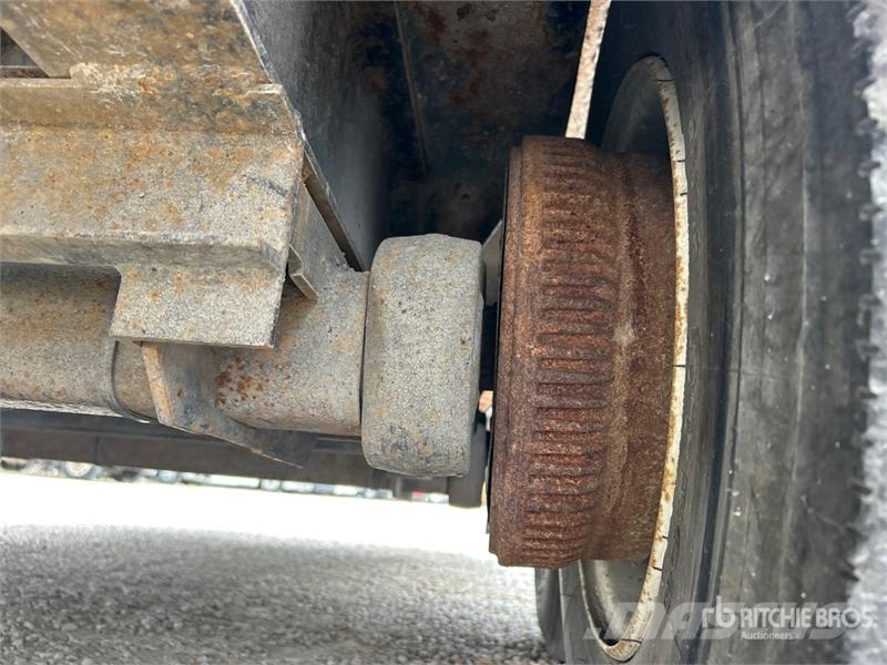 TOWMASTER T18DD 20 ft T/A Equipment Trailer Прицепы-Автовозы