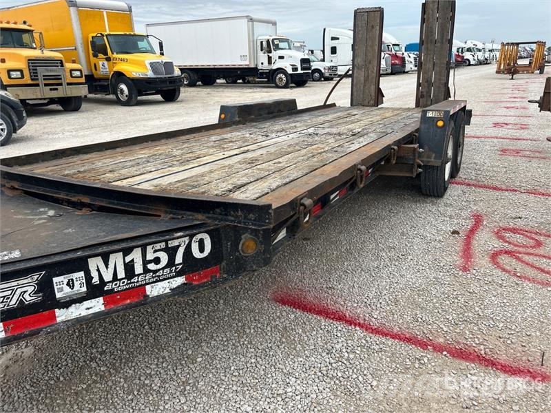 TOWMASTER T18DD 20 ft T/A Equipment Trailer Прицепы-Автовозы