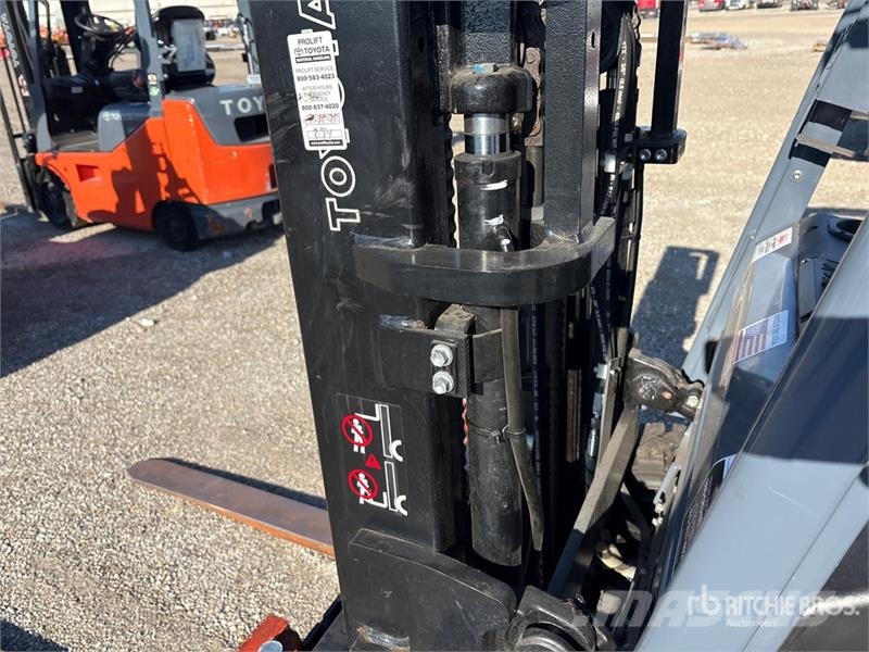 Toyota 50-8FGCU25 4700 lb Forklift 그 외 지게차