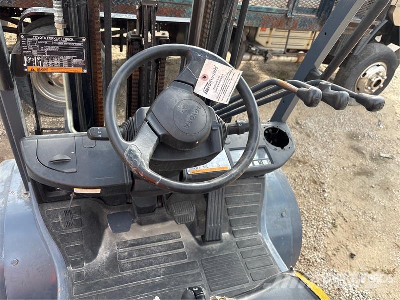 Toyota 50-8FGU25 4800 lb Cushion Tire Forklift (Inoperabl 其他叉车