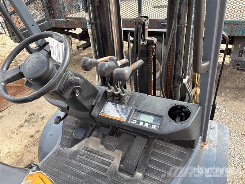Toyota 50-8FGU25 4800 lb Cushion Tire Forklift (Inoperabl 其他叉车